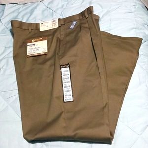 Haggar Premium Khaki Men's 40W x 32L color: Toast